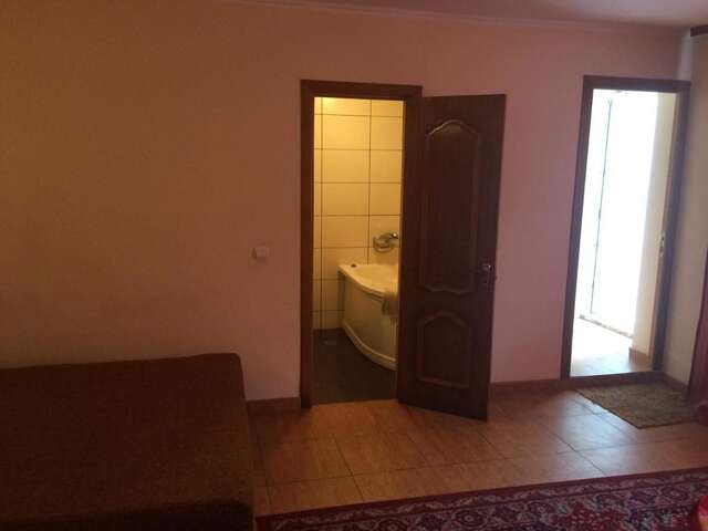 Апартаменты Alex & Черновцы-37